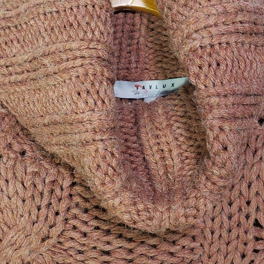 Oversized Cable Sweater - Picture 4 of 6
